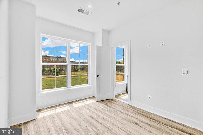 11236 Bunsen Street Reston, VA 20190 - Photo 40 of 61 Bright and airy modern space.