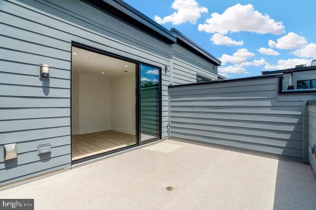 11236 Bunsen Street Reston, VA 20190 - Photo 50 of 61 Bright terrace with modern design.
