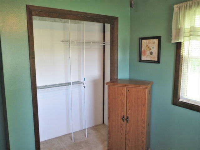 9536 West Woosung Road Dixon, IL 61021 - Photo 10 of 24 a view of elevator with window