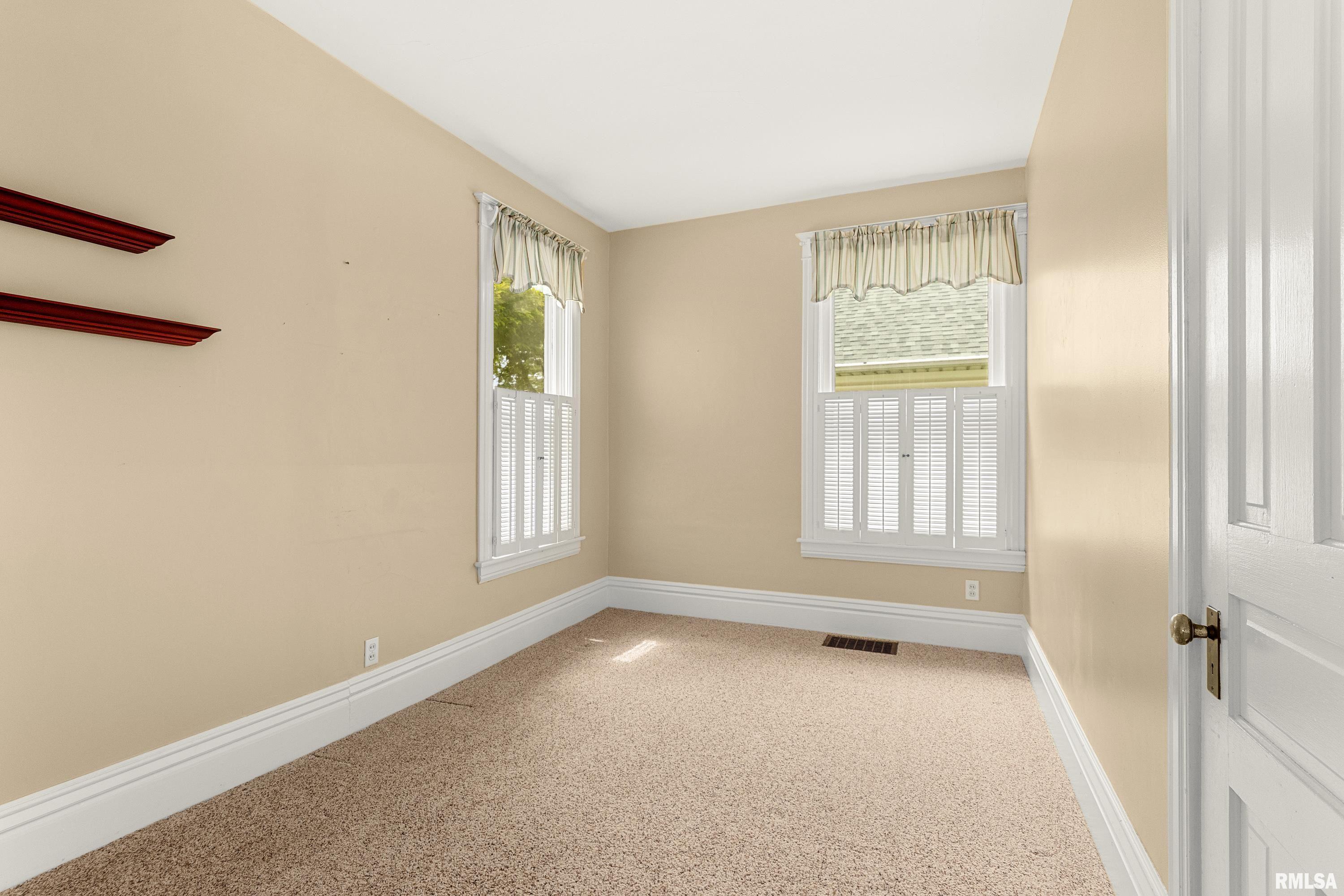 403 West Adams Street Washington, IL 61571 - Photo 22 of 43