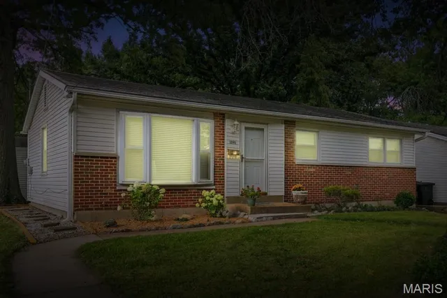$189,000 | 1090 St Joseph Street, Florissant, MO 63031