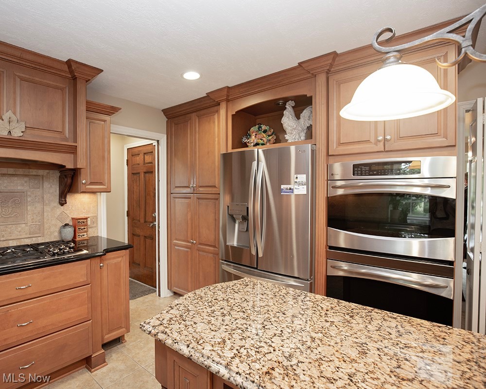 663 Beech Street Oberlin, OH 44074 - Photo 11 of 32 Double oven and cooktop