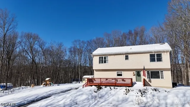 $475,000 | 24 Plaza Drive, Newton, NJ 07860