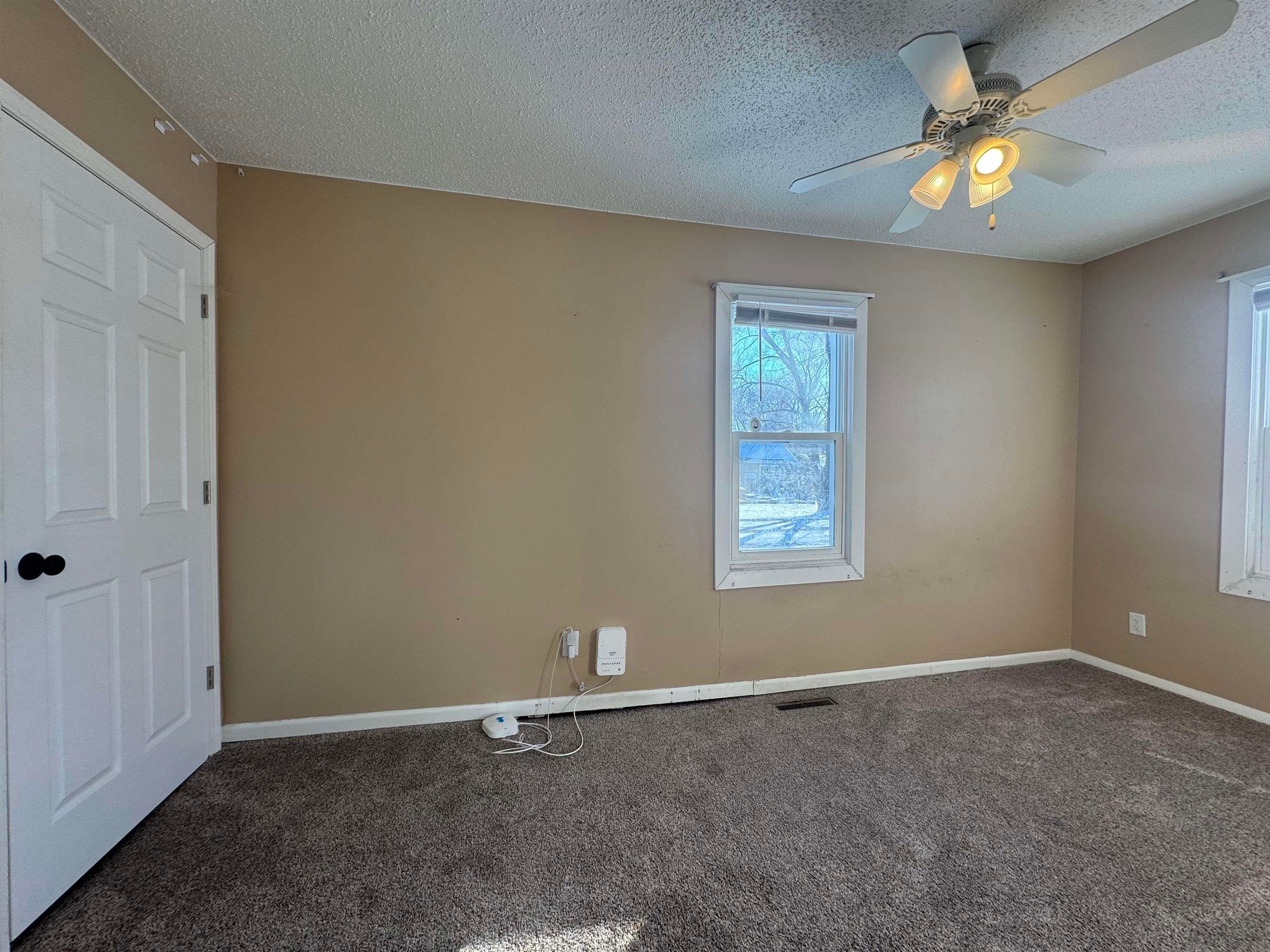 601 Gilbert Street Waterloo, IA 50707 - Photo 5 of 7 Gallery Image 5