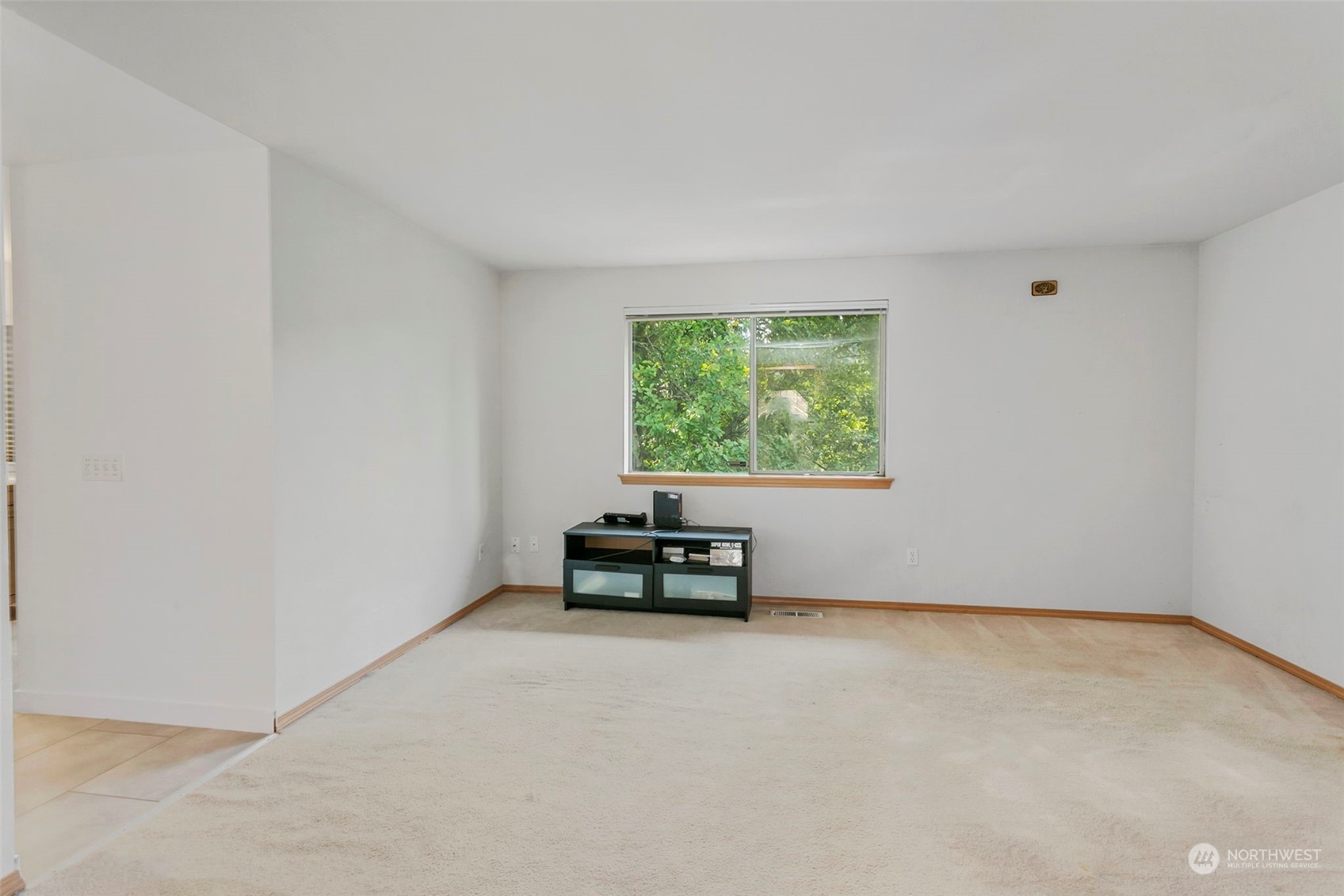 32335 7th Avenue Southwest Federal Way, WA 98023 - Photo 19 of 27 an empty room with a window