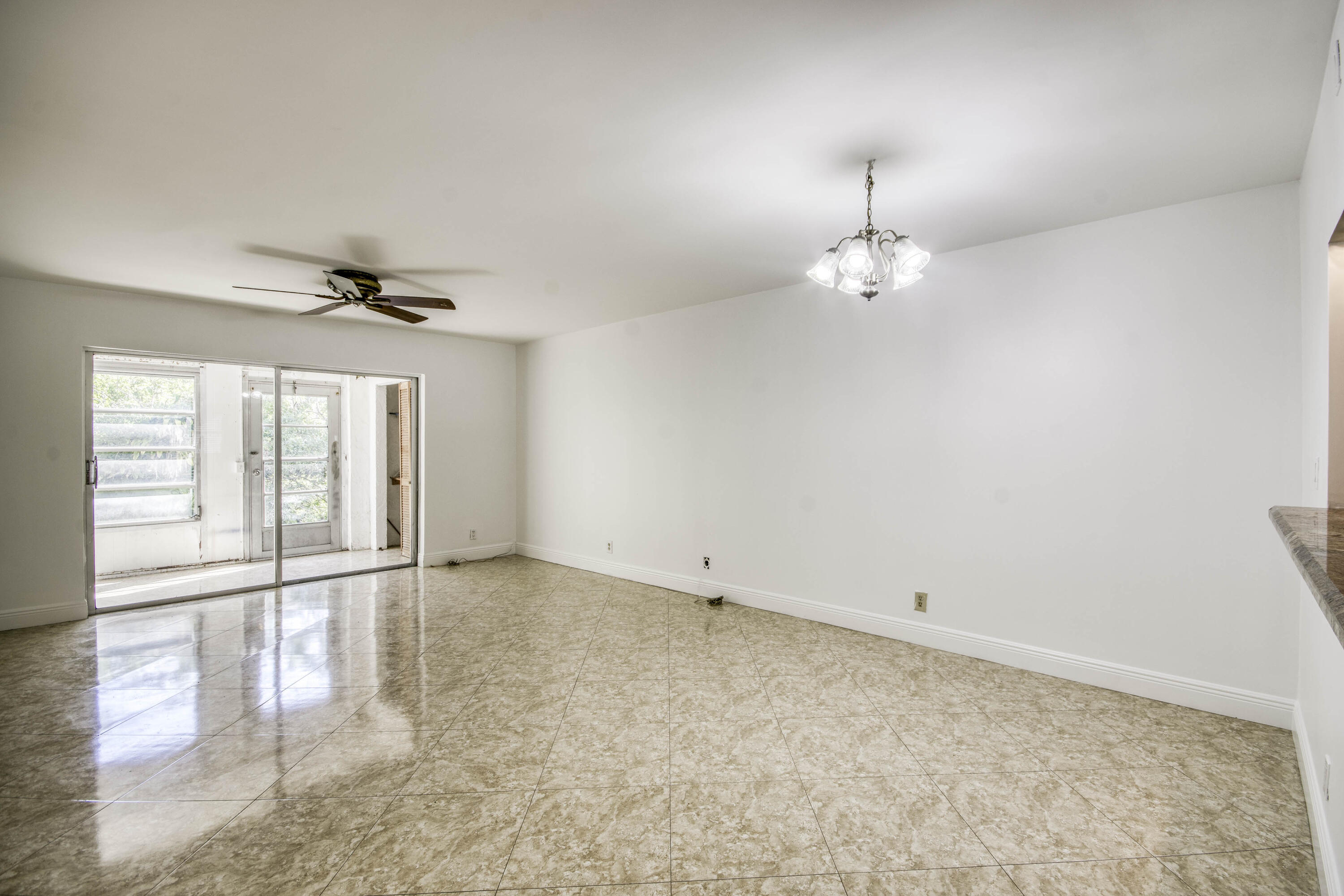 9200 Southwest 3rd Street, Unit 109 Boca Raton, FL 33428 - Photo 3 of 11 _IMG0965_HDR
