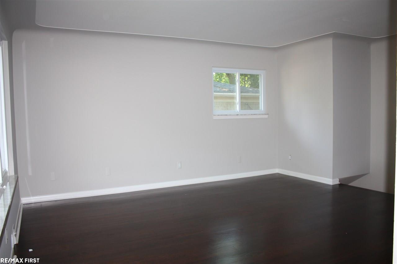 629 Quarter Street Rochester, MI 48307 - Photo 9 of 29 31295743-8.JPG