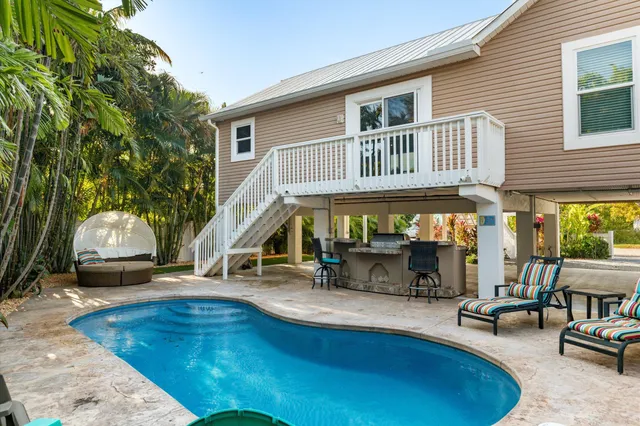 a view of outdoor space yard and patio