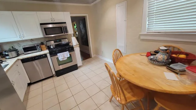 $319,900 | 842 Selkirk Street, West Palm Beach, FL 33405