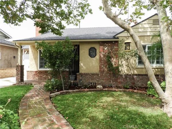 $1,595,000 | 615 South Sparks Street, Burbank, CA 91506