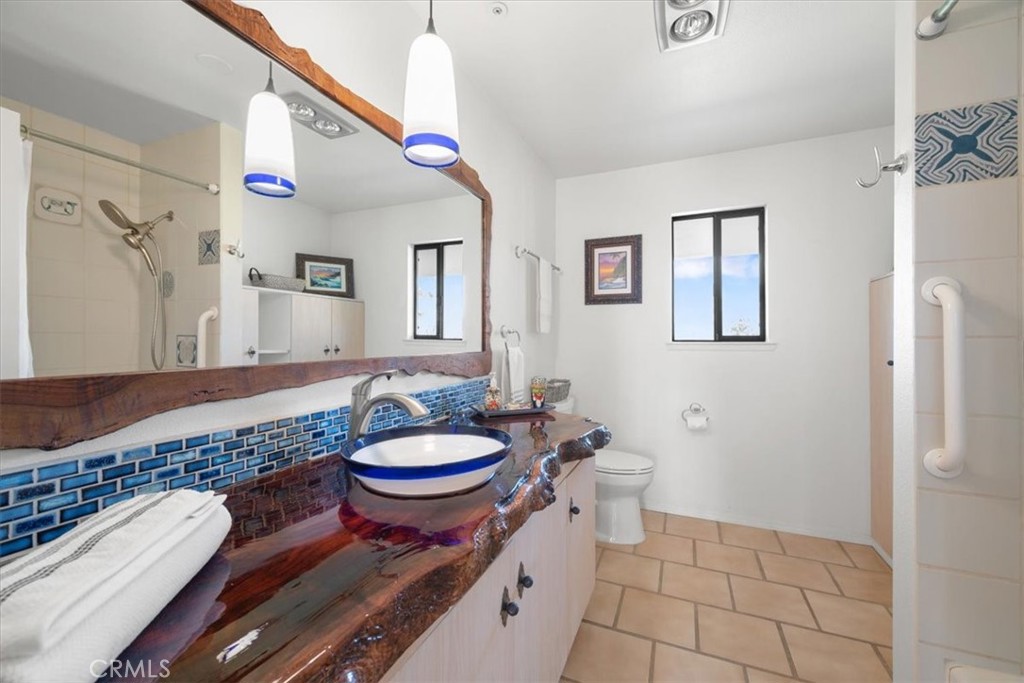 9750 Random Canyon Way Creston, CA 93432 - Photo 39 of 73 Bathroom