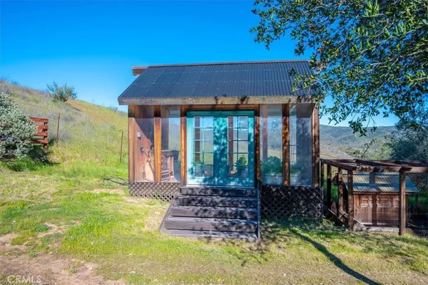 $998,000 | 9750 Random Canyon Way, Creston, CA 93432