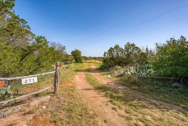$290,000 | 271 The Rock Road, Buchanan Dam, TX 78609