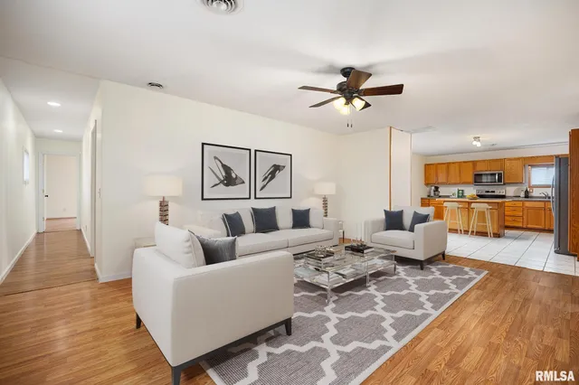 $144,900 | 806 North Galena Avenue, Wyoming, IL 61491