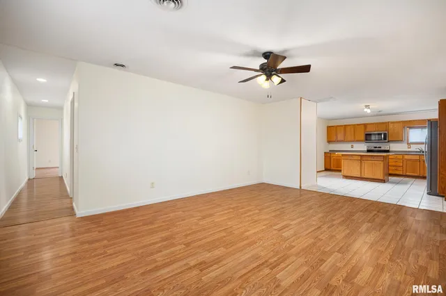 $144,900 | 806 North Galena Avenue, Wyoming, IL 61491