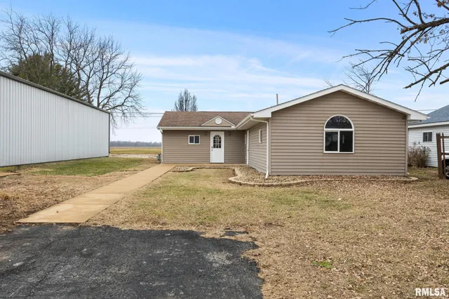 $144,900 | 806 North Galena Avenue, Wyoming, IL 61491