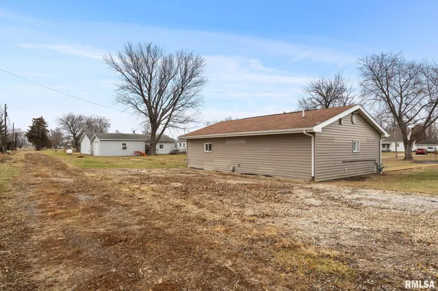 $144,900 | 806 North Galena Avenue, Wyoming, IL 61491