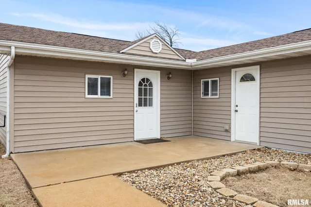 $144,900 | 806 North Galena Avenue, Wyoming, IL 61491