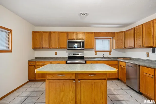 $144,900 | 806 North Galena Avenue, Wyoming, IL 61491