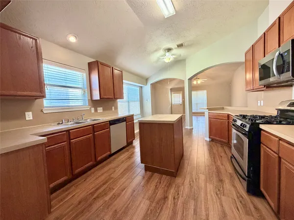 $2,200 | 11807 Green Colling Park Drive, Houston, TX 77047