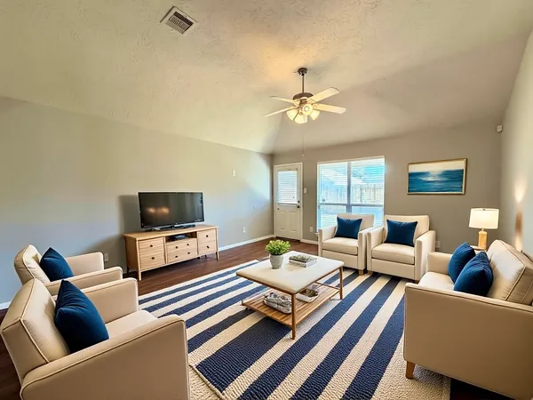 $2,200 | 11807 Green Colling Park Drive, Houston, TX 77047