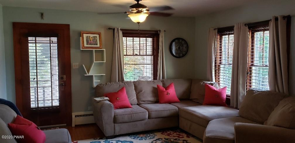 580 Prompton Road Prompton, PA 18456 - Photo 15 of 48 Living room