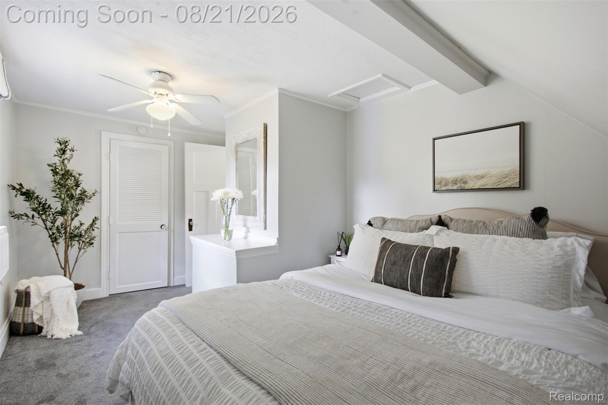 1383 Princeton Road Berkley, MI 48072 - Photo 14 of 28 Wall-to-wall carpeting and white walls