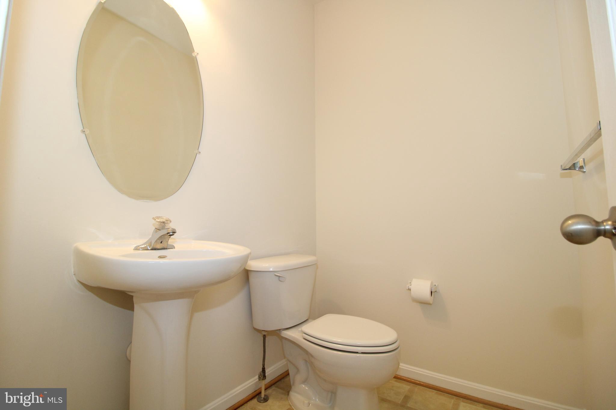 12916 Yellow Jacket Road Hagerstown, MD 21740 - Photo 7 of 18 2nd Floor Powder Room