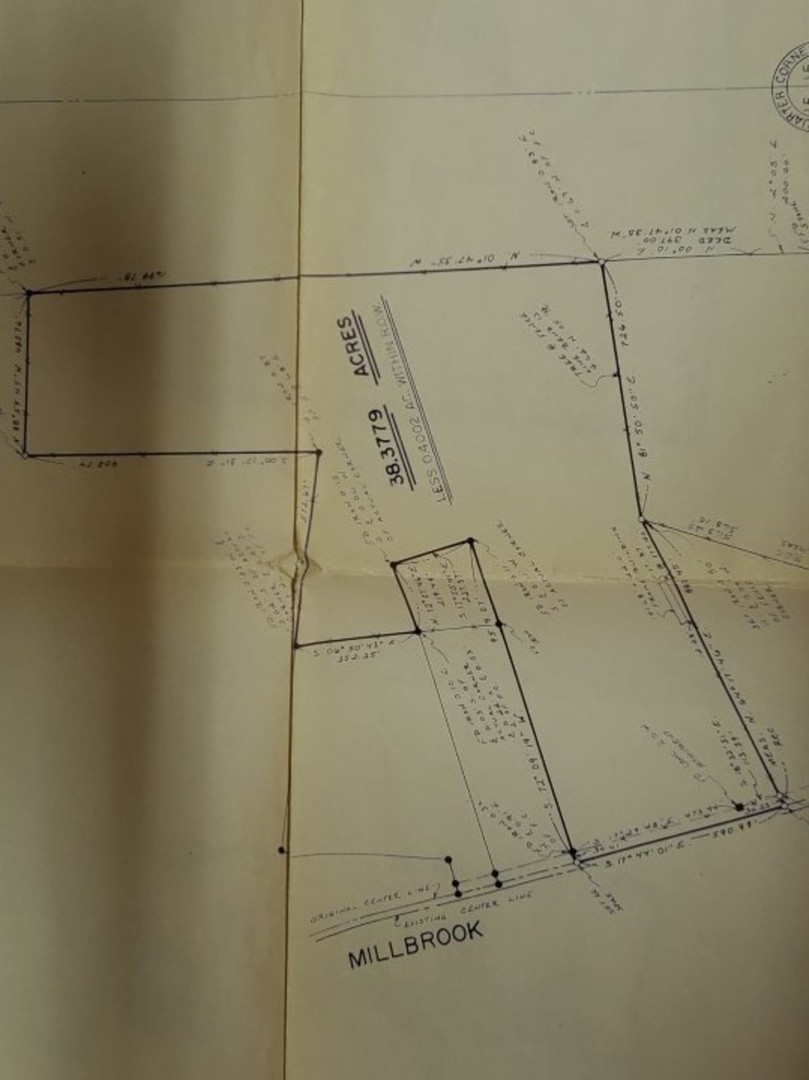 8970 Millbrook Road Millbrook, IL 60541 - Photo 30 of 30 a bathroom with a shower