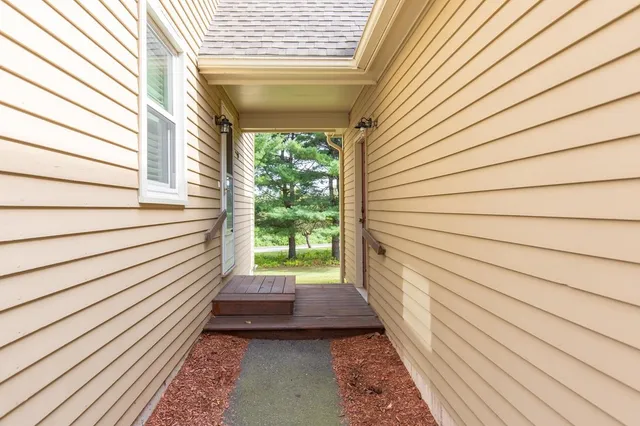 $3,400 | 246 Winding Pond Road, Londonderry, NH 03053