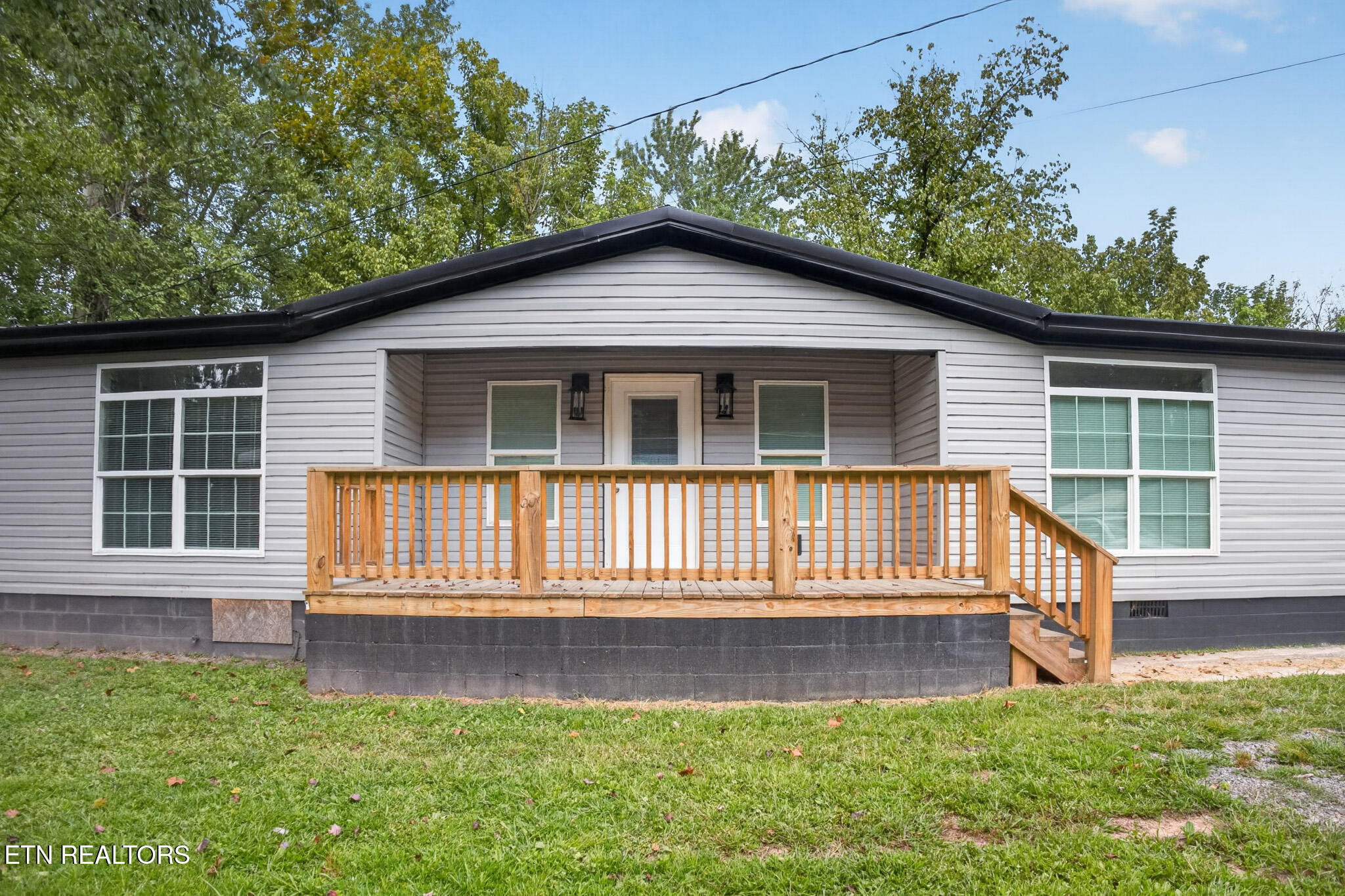 810 1/2 Rochester Avenue Middlesboro, KY 40965 - Photo 1 of 25 1