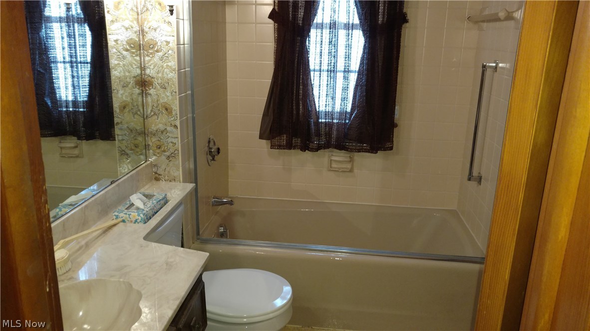 14804 Alger Road Cleveland, OH 44111 - Photo 9 of 16 Gallery Image 9
