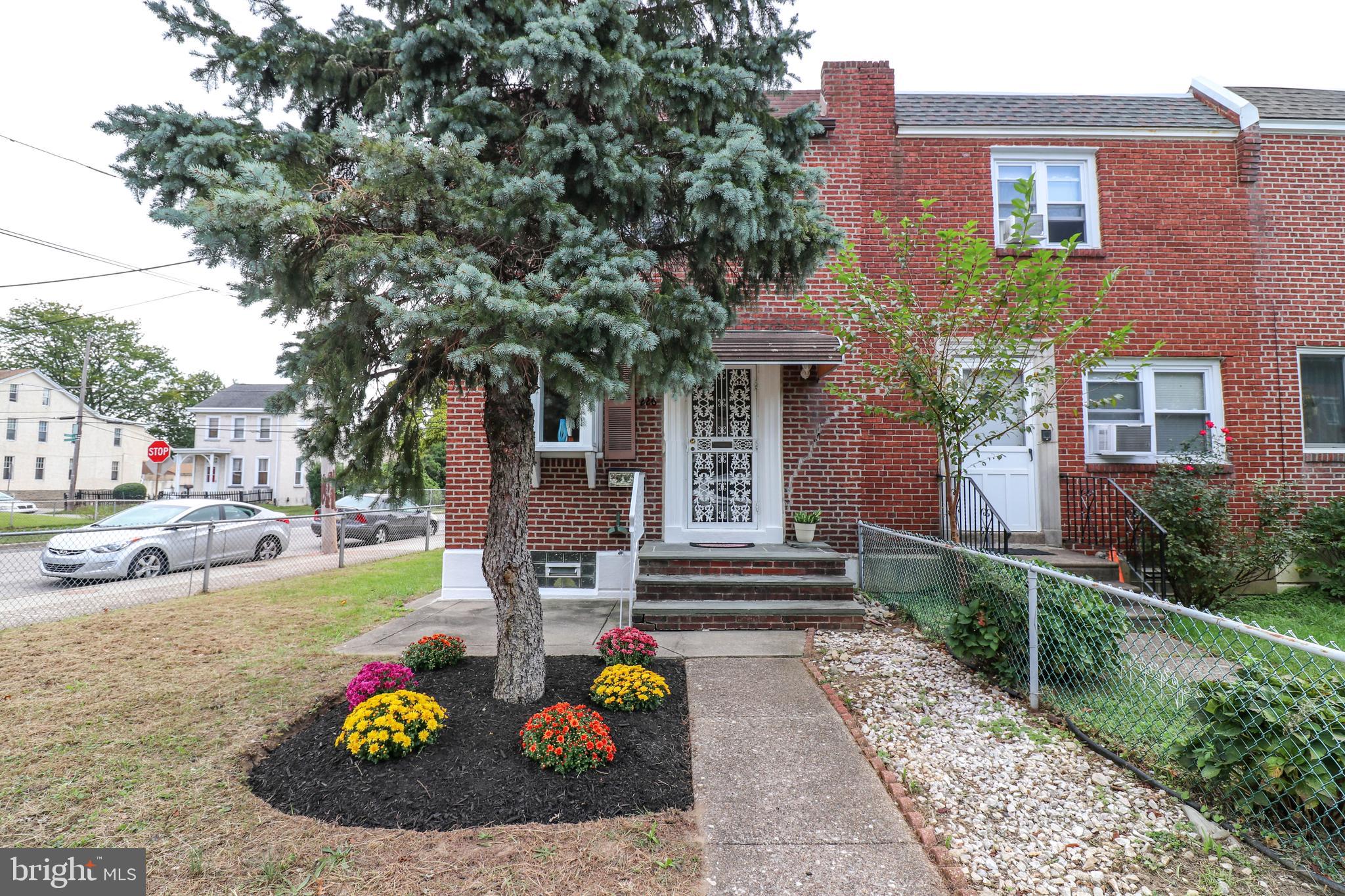 226 Overlook Road Philadelphia, PA 19128 - Photo 2 of 30 Front