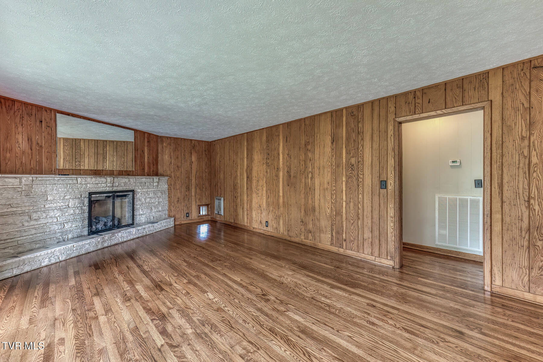 759 1st Avenue Hampton, TN 37658 - Photo 8 of 72 759 First Ave-7