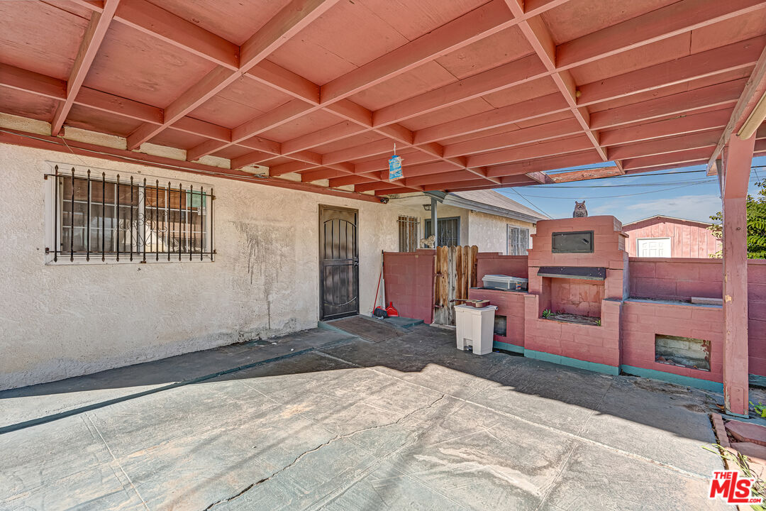 331 East 119th Street Los Angeles, CA 90061 - Photo 24 of 40 a view of a car garage