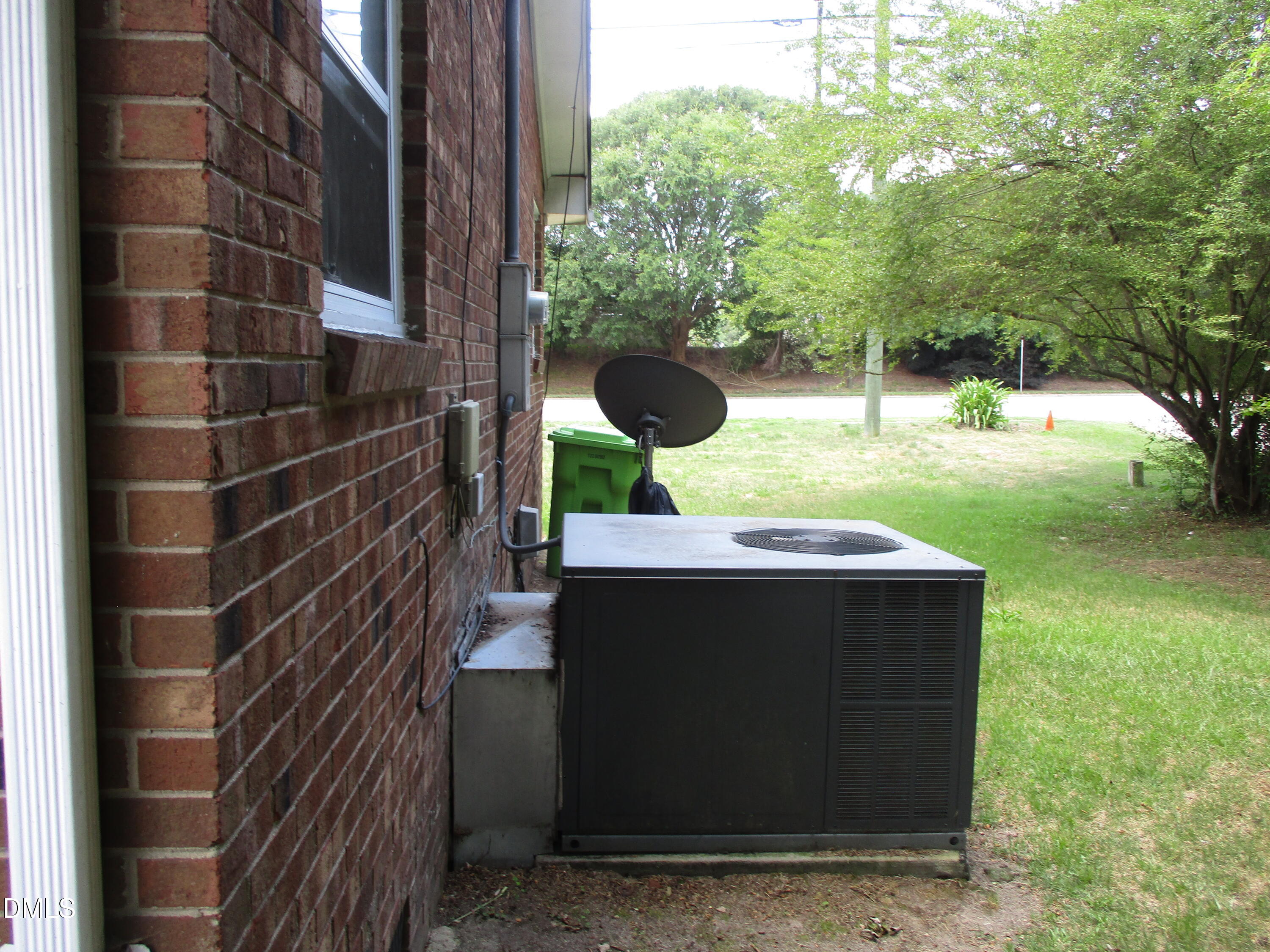 4501 Rock Quarry Road Raleigh, NC 27610 - Photo 3 of 10 IMG_1505
