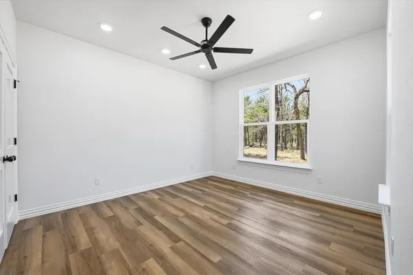 $649,999 | 377 Oak Cove Court, Sunset, TX 76270