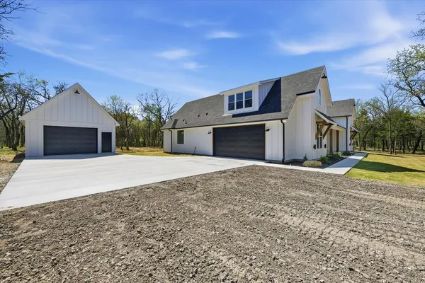 $649,999 | 377 Oak Cove Court, Sunset, TX 76270