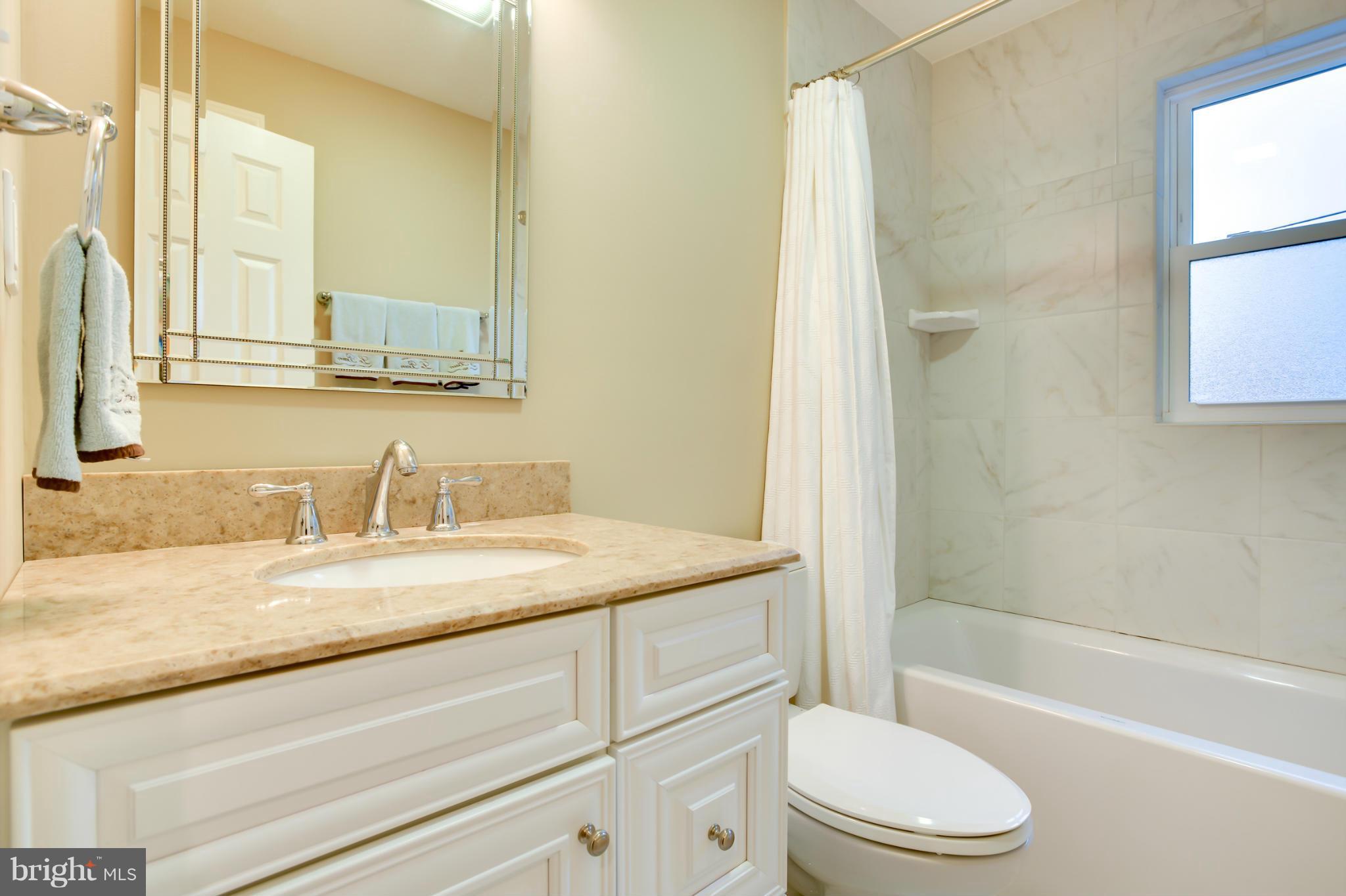 3861 Chesterbrook Road Arlington, VA 22207 - Photo 17 of 28 Bath