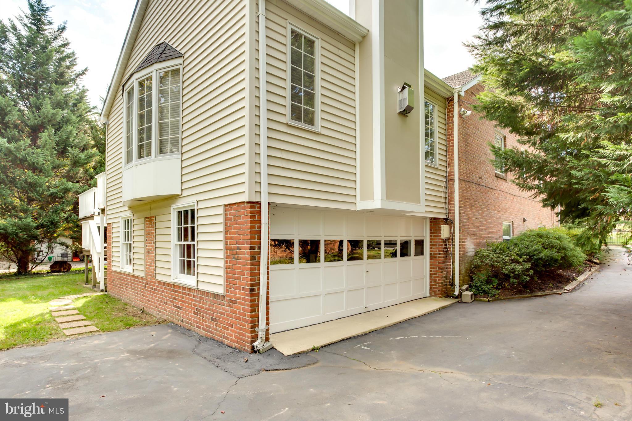 3861 Chesterbrook Road Arlington, VA 22207 - Photo 25 of 28 Exterior (General)