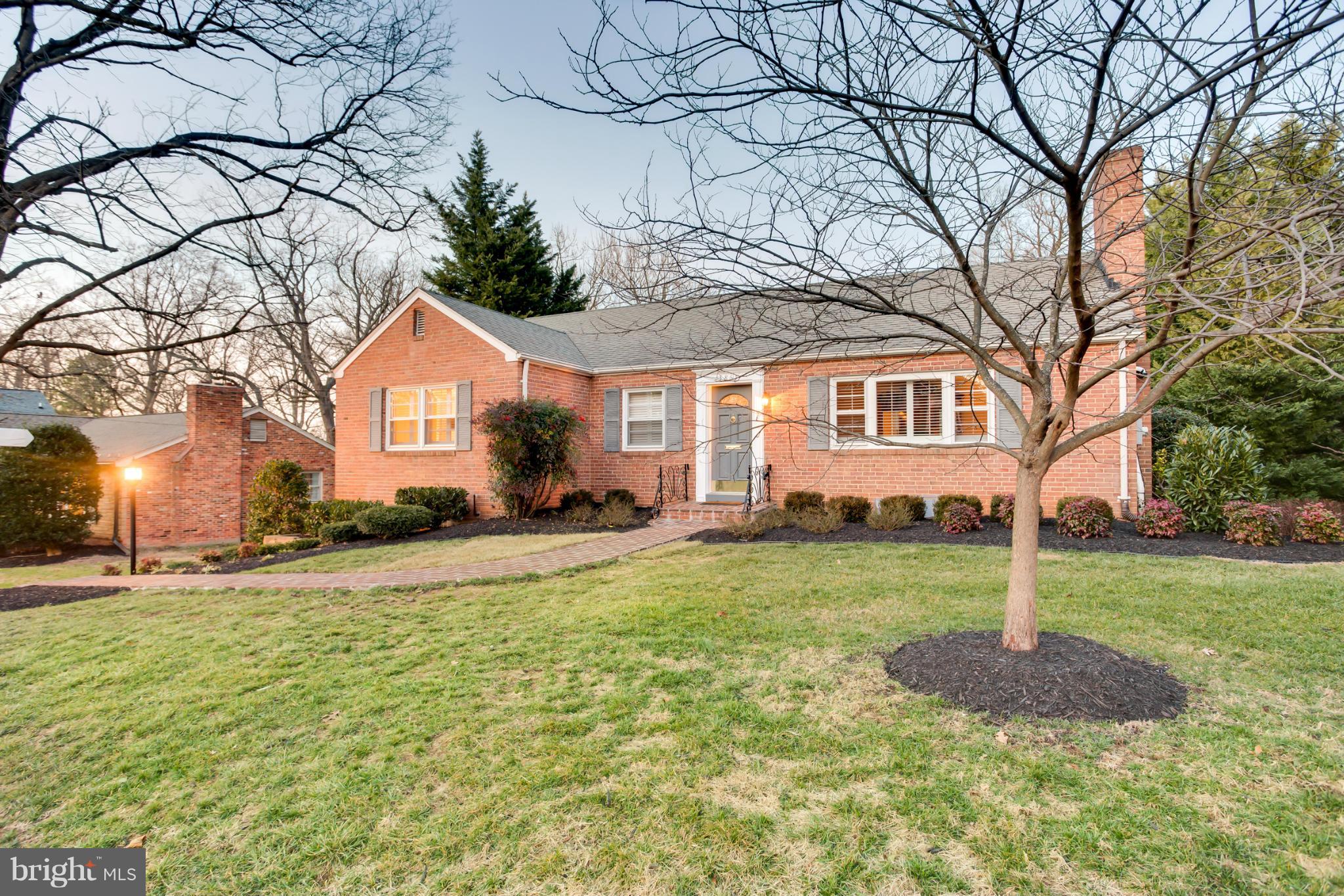3861 Chesterbrook Road Arlington, VA 22207 - Photo 28 of 28 Exterior (Front)