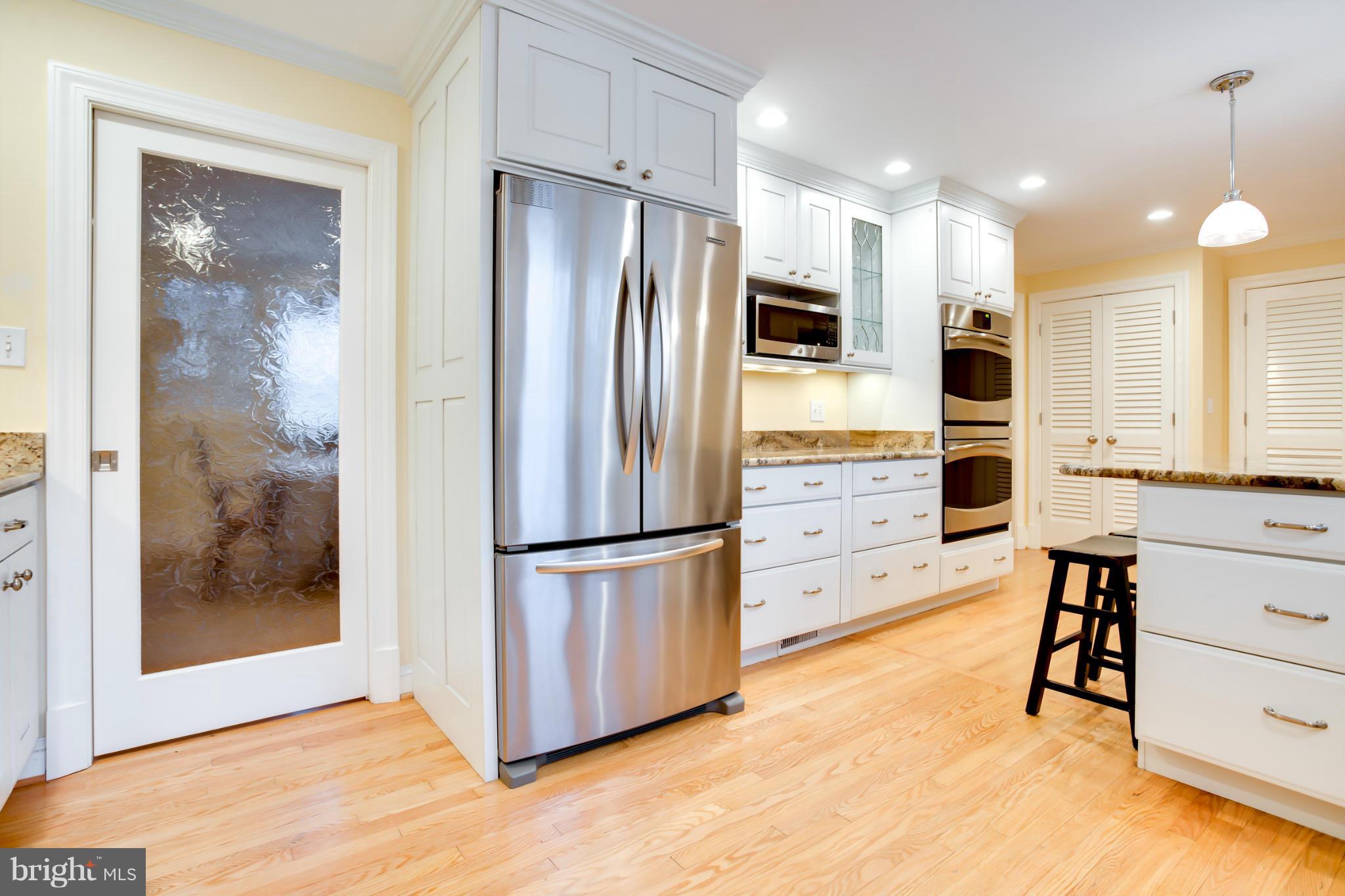 3861 Chesterbrook Road Arlington, VA 22207 - Photo 6 of 28 Kitchen