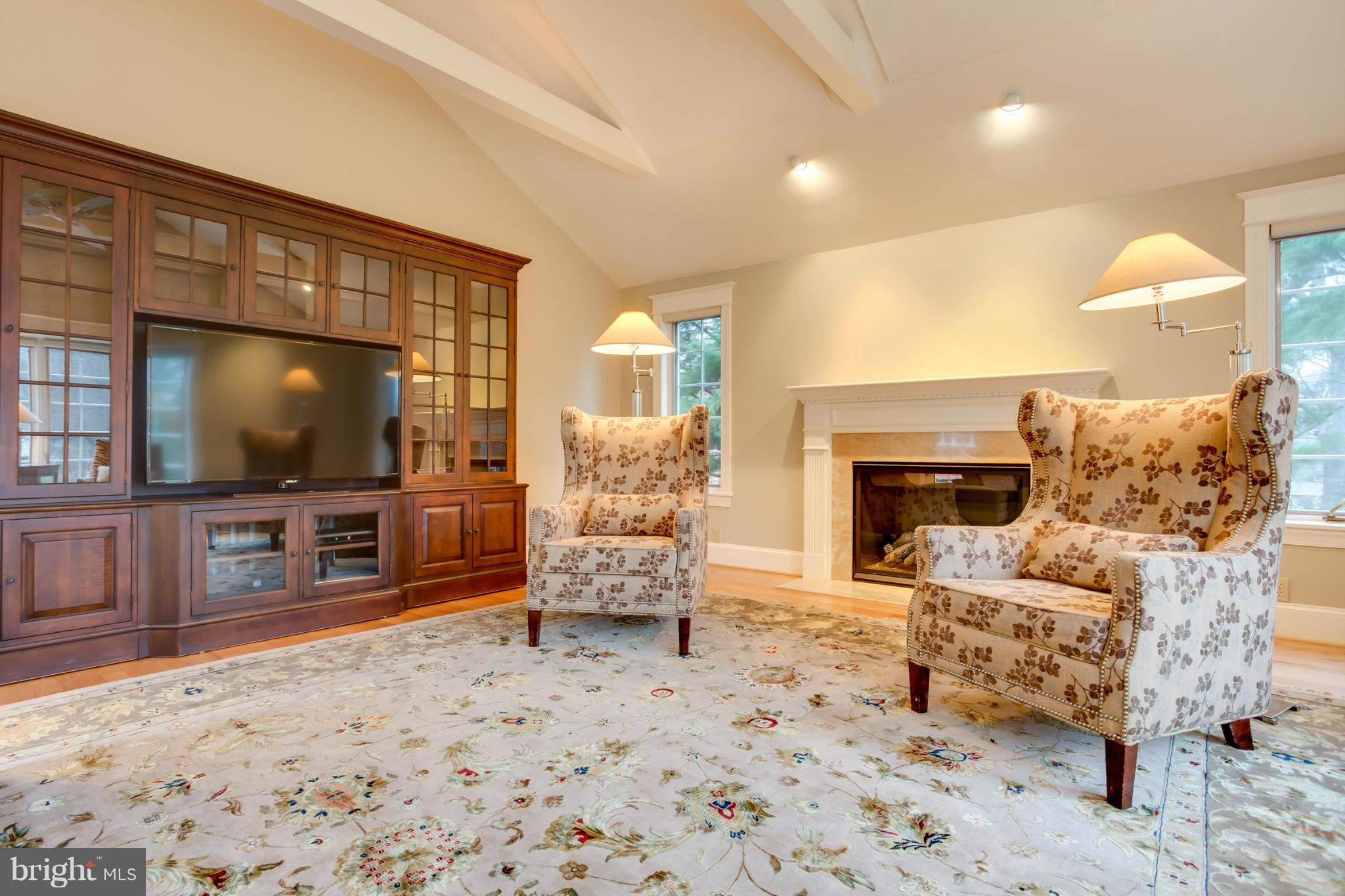 3861 Chesterbrook Road Arlington, VA 22207 - Photo 9 of 28 Family Room