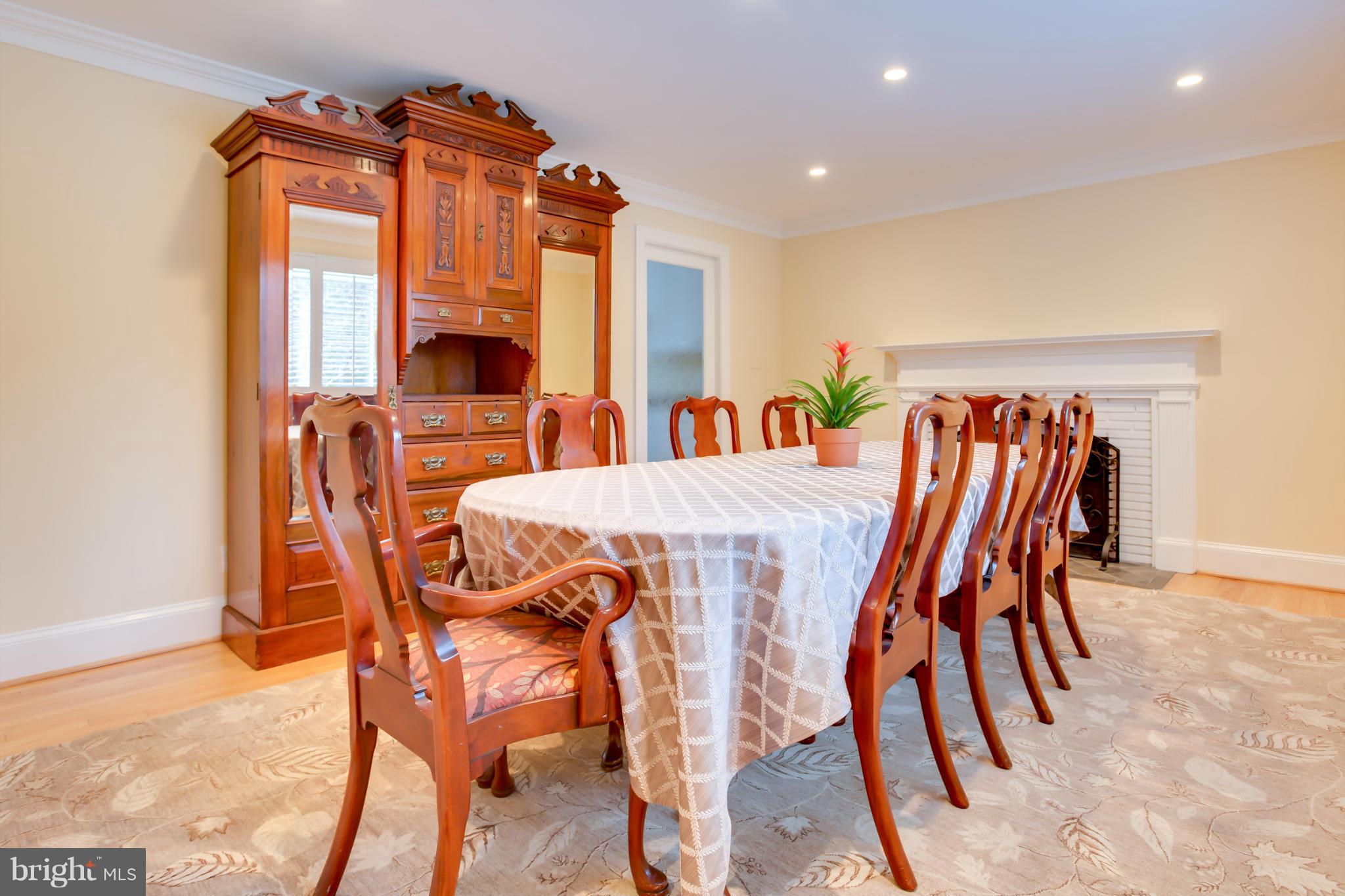 3861 Chesterbrook Road Arlington, VA 22207 - Photo 10 of 28 Dining Room
