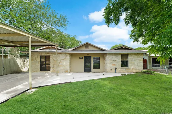 $1,800 | 2402 Lake Louise Drive, San Antonio, TX 78228