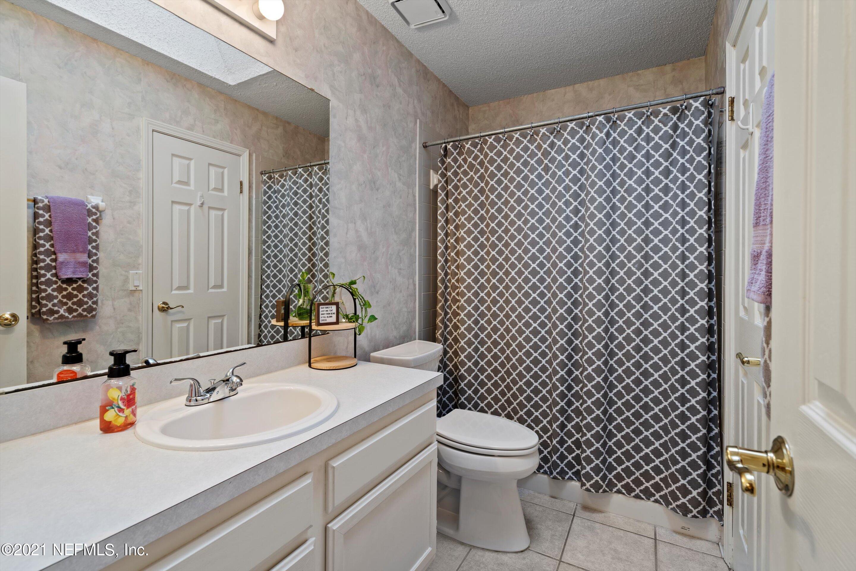 12783 Attrill Road Jacksonville, FL 32258 - Photo 21 of 27 Guest Bathroom