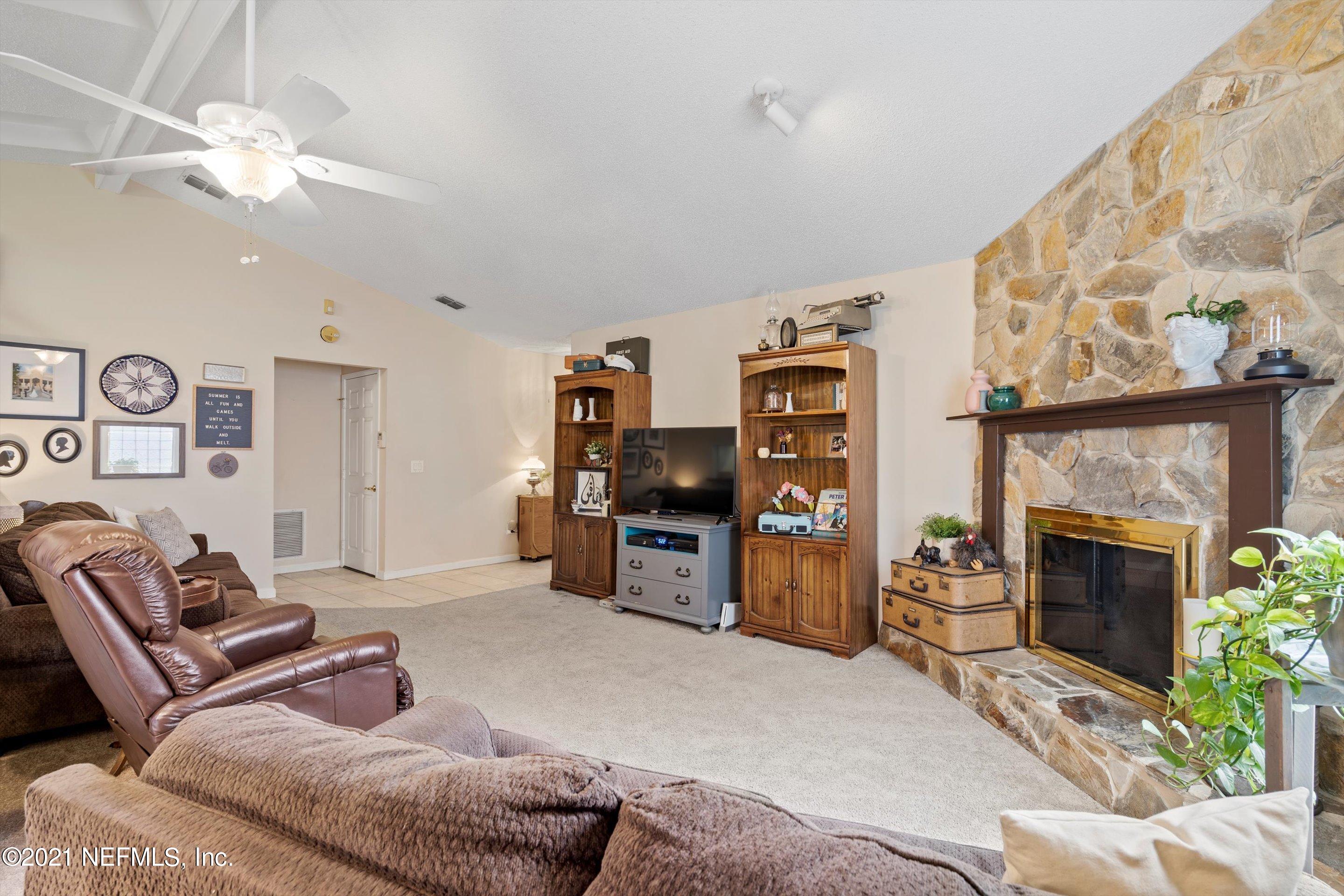 12783 Attrill Road Jacksonville, FL 32258 - Photo 9 of 27 Living Room