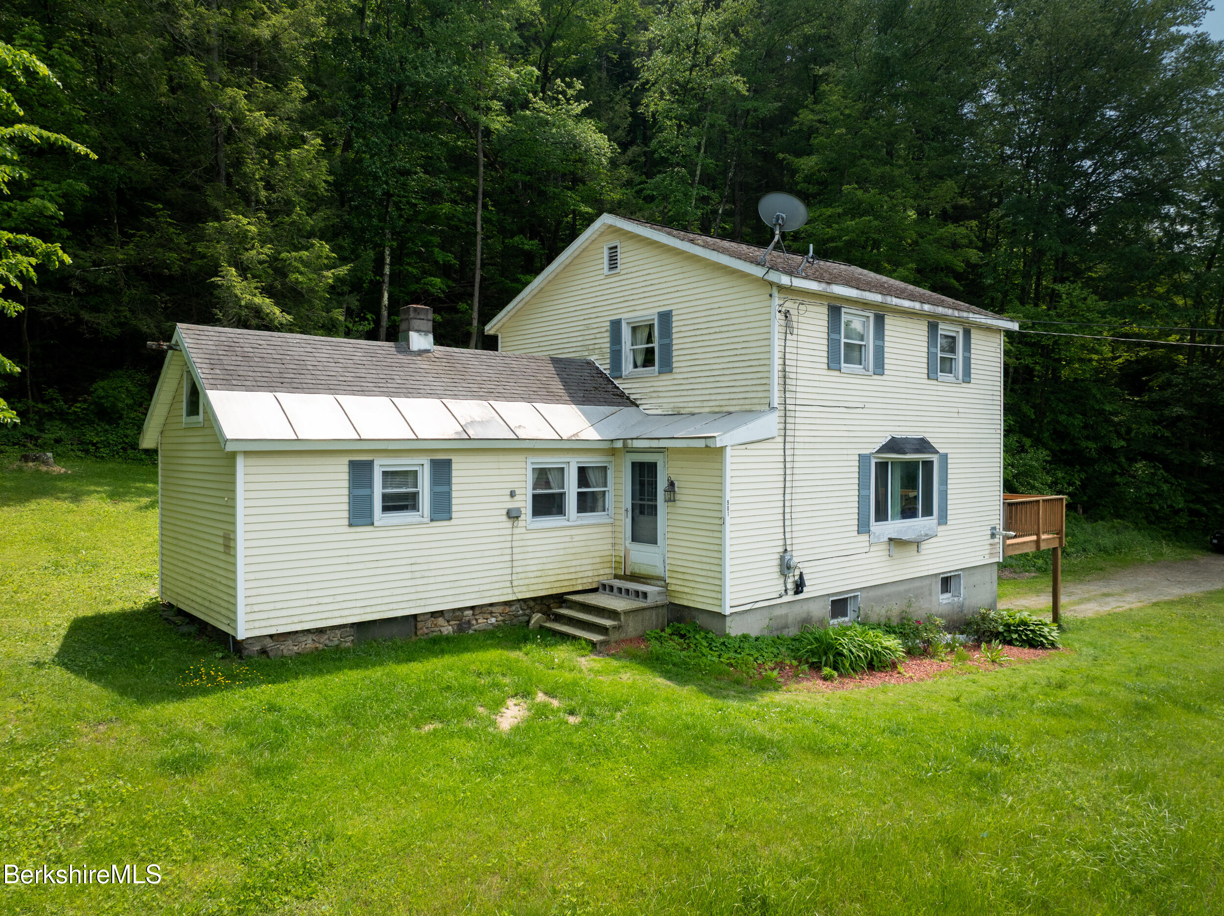 901 South State Road Cheshire, MA 01225 - Photo 2 of 18 Exterior