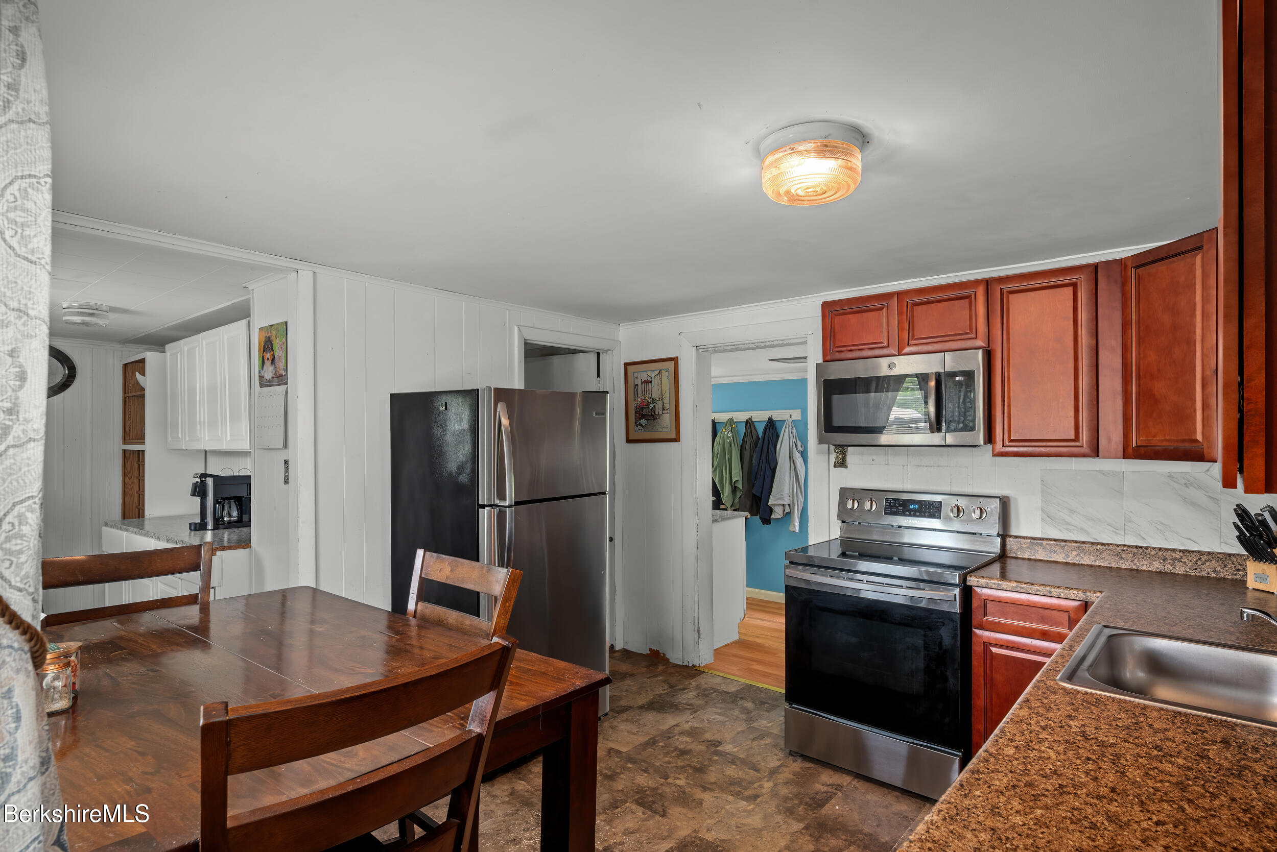 901 South State Road Cheshire, MA 01225 - Photo 5 of 18 Kitchen