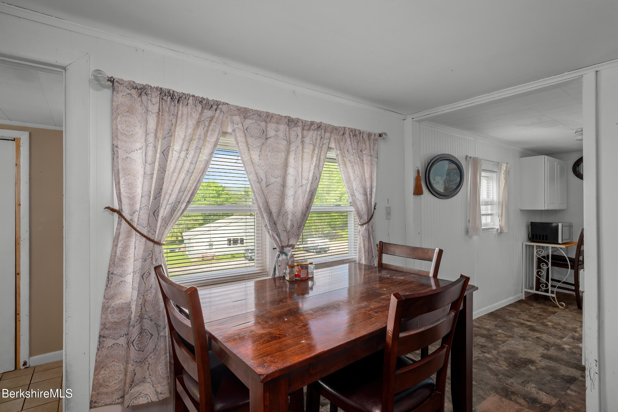 901 South State Road Cheshire, MA 01225 - Photo 6 of 18 Dinette Area